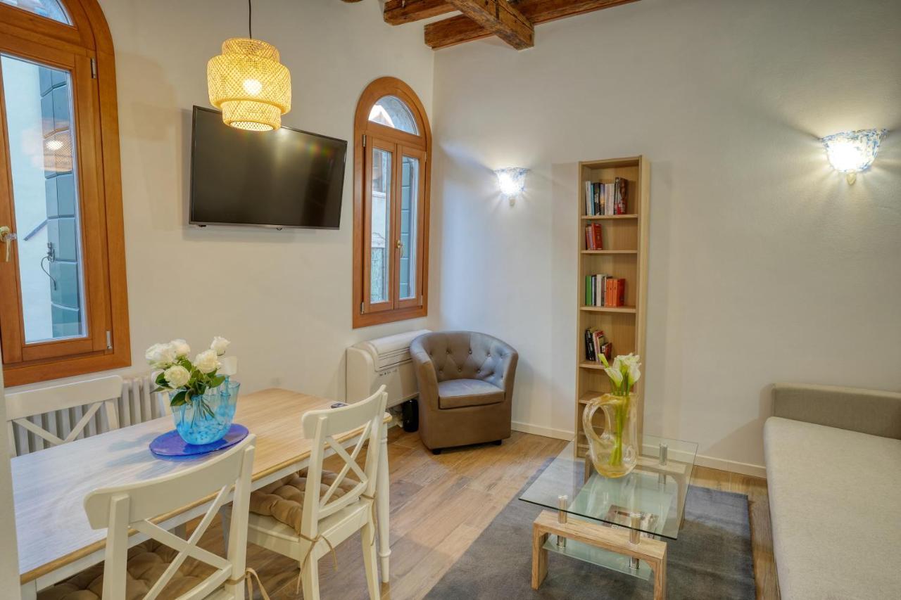 Ecco Apartment