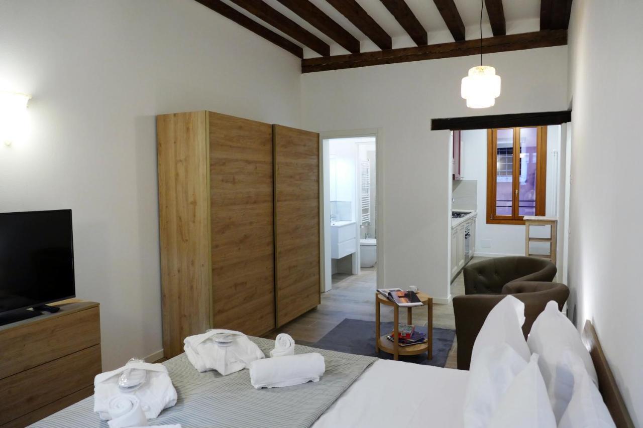Ecco Apartment