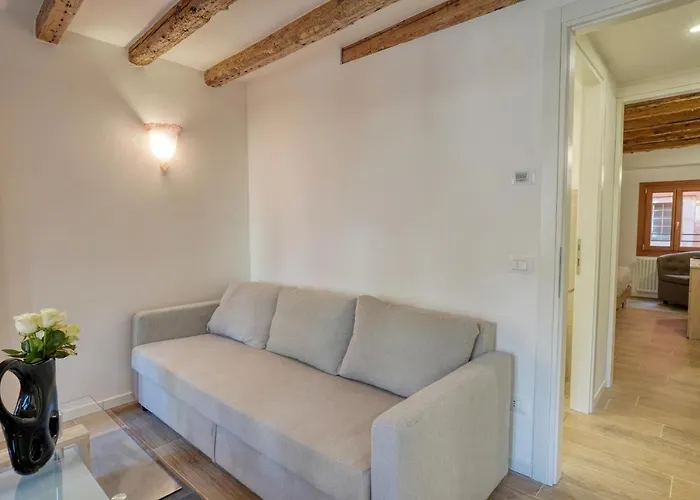 Ecco Suites Apartments